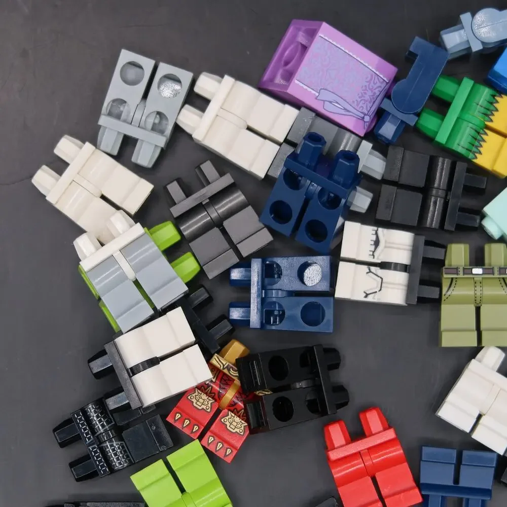Lego Minifigure Leg Assembly Assorted Lot Of 40 Minifigs For Parts / Repair